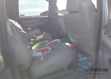 2002 GMC Yukon Xl 1500 Slt z USA, uszkodzony, nr VIN 3GKFK16Z22G265439